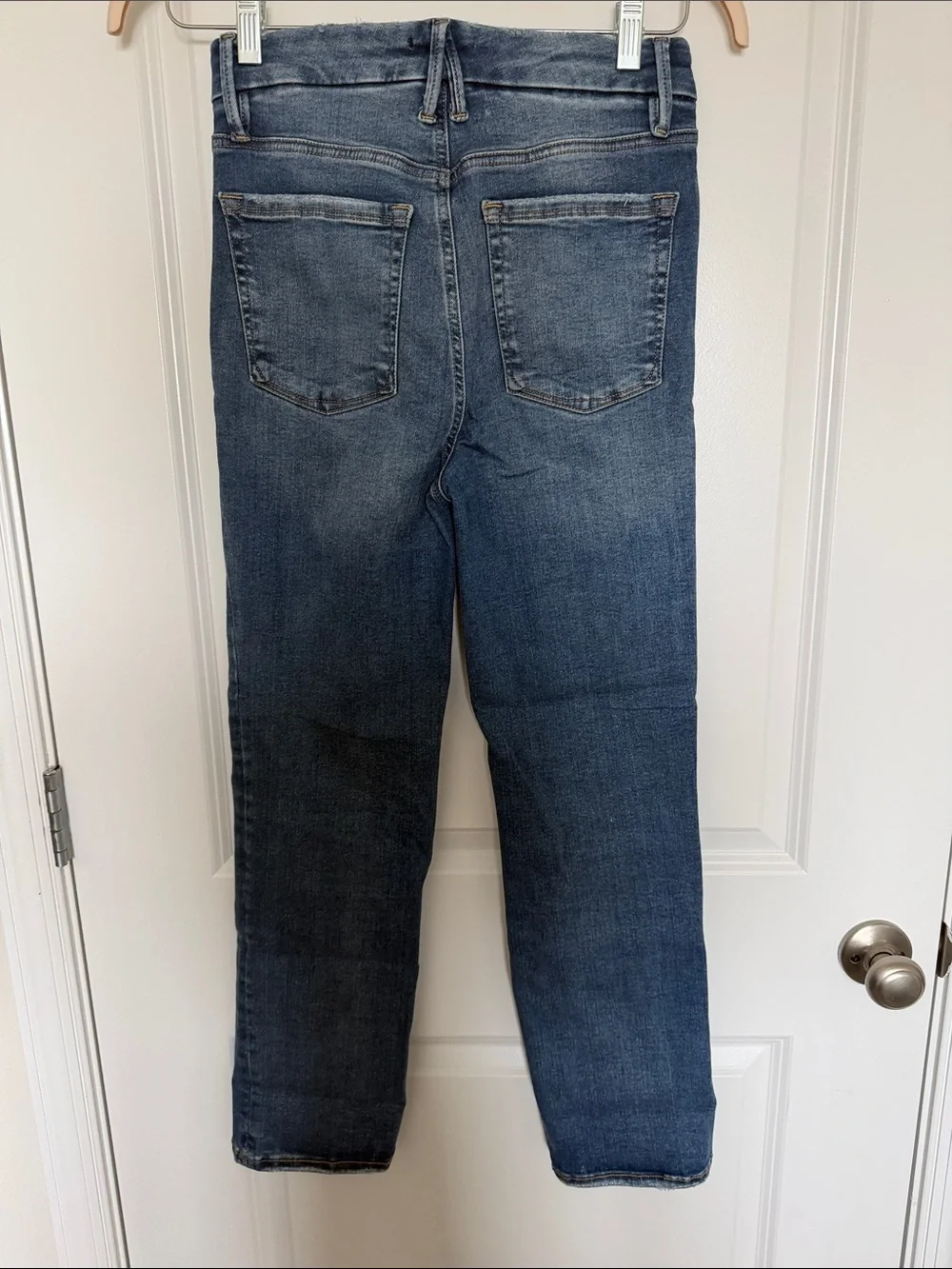 Good American Always Fits Size 6-12 Faded Blue Straight Jeans - Picture 3 of 3